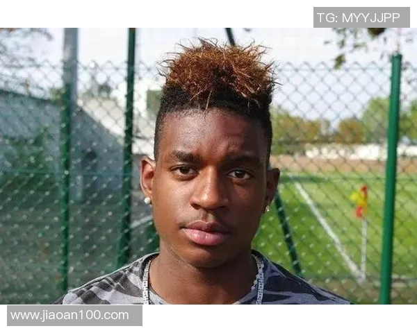 足球明星年仅24岁离世引发全球球迷哀悼与关注